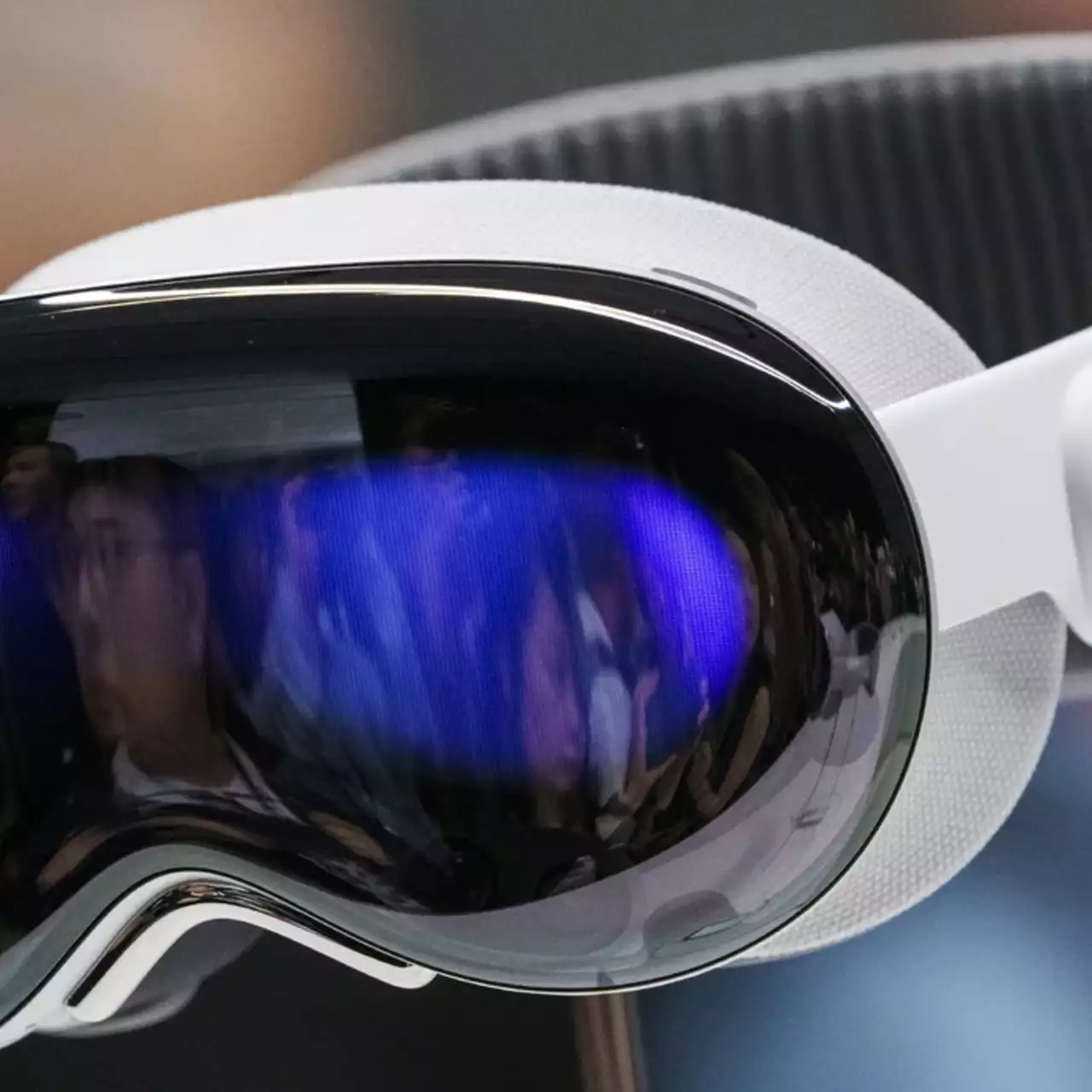 СМИ: Apple сокращает производство Vision Pro СМИ: Apple сокращает производство Vision Pro