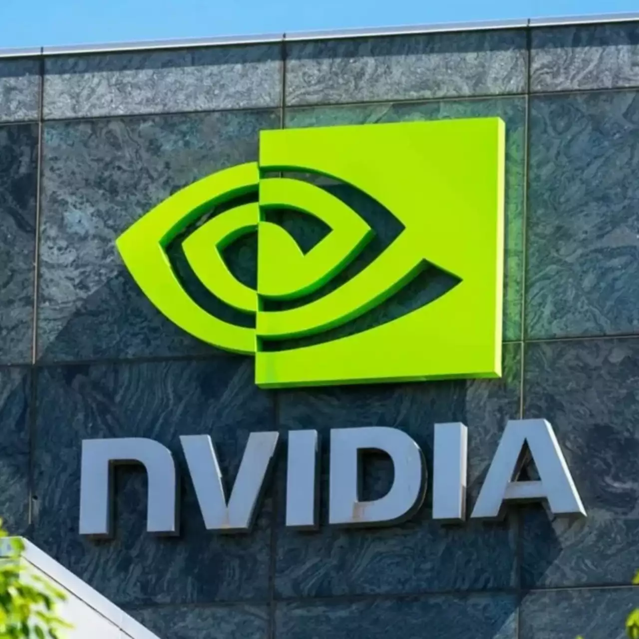 СМИ: Intel могла приобрести NVIDIA в 2005 году, однако сделку сочли рискованной СМИ: Intel могла приобрести NVIDIA в 2005 году, однако сделку сочли рискованной