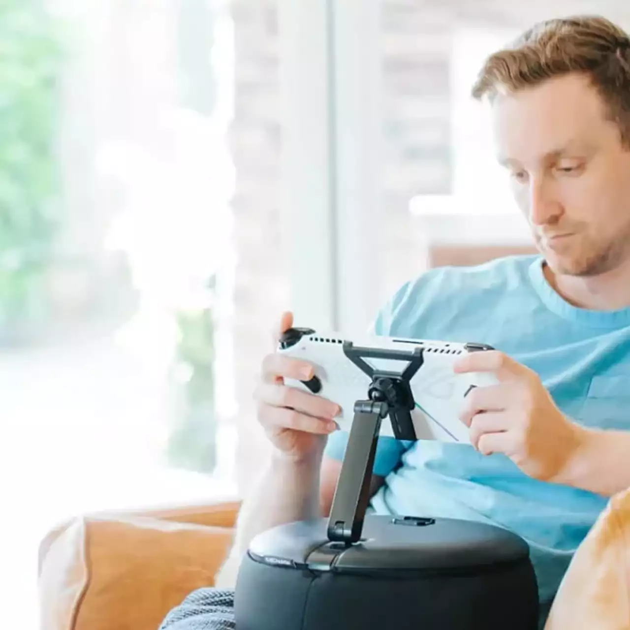 Представлена Gaming Pillow — подушка, которая удержит гаджет за вас Представлена Gaming Pillow — подушка, которая удержит гаджет за вас