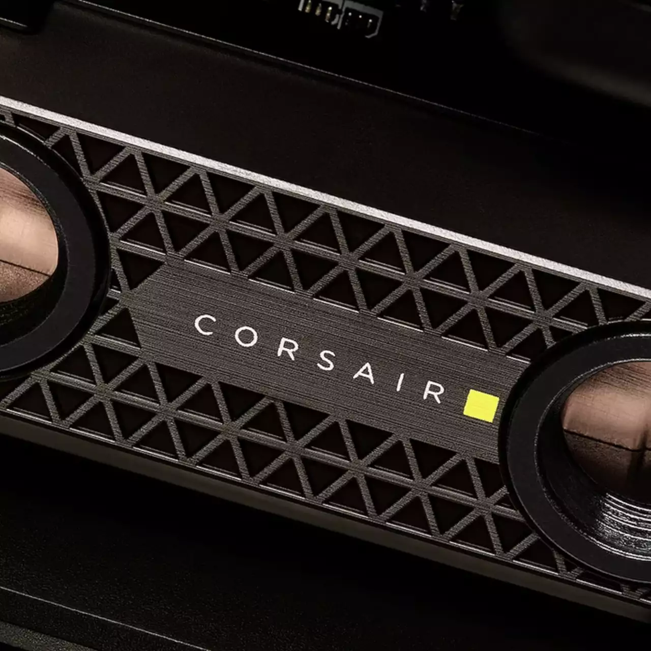 Corsair анонсировала MP700 ELITE с поддержкой PCIe 5.0 и скоростью 10 000 Мб/с