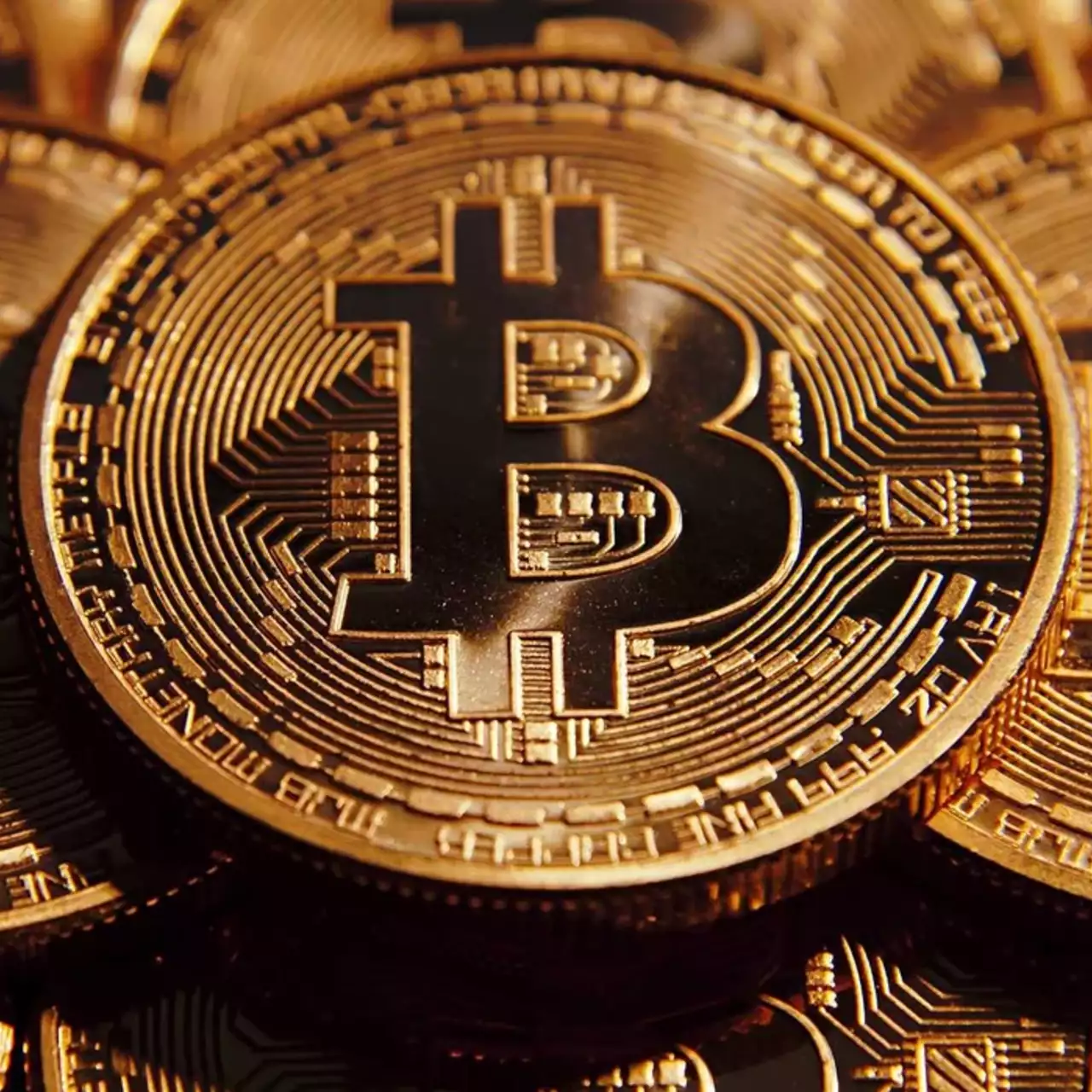 Биткоин сразу несколько раз обновил рекордный максимум — стоимость криптовалюты уже $89 тыс.