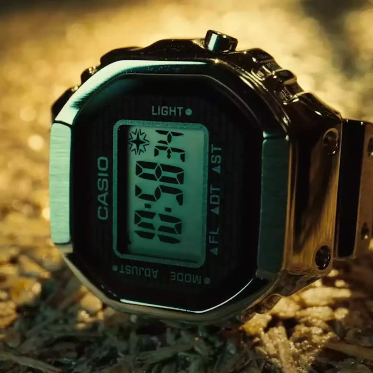 Компания Casio представила «умное кольцо» с дизайном своих легендарных часов Компания Casio представила «умное кольцо» с дизайном своих легендарных часов