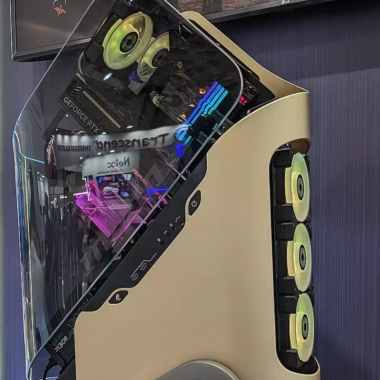 InWin представила корпус за 770 тысяч рублей и уже распродала его InWin представила корпус за 770 тысяч рублей и уже распродала его