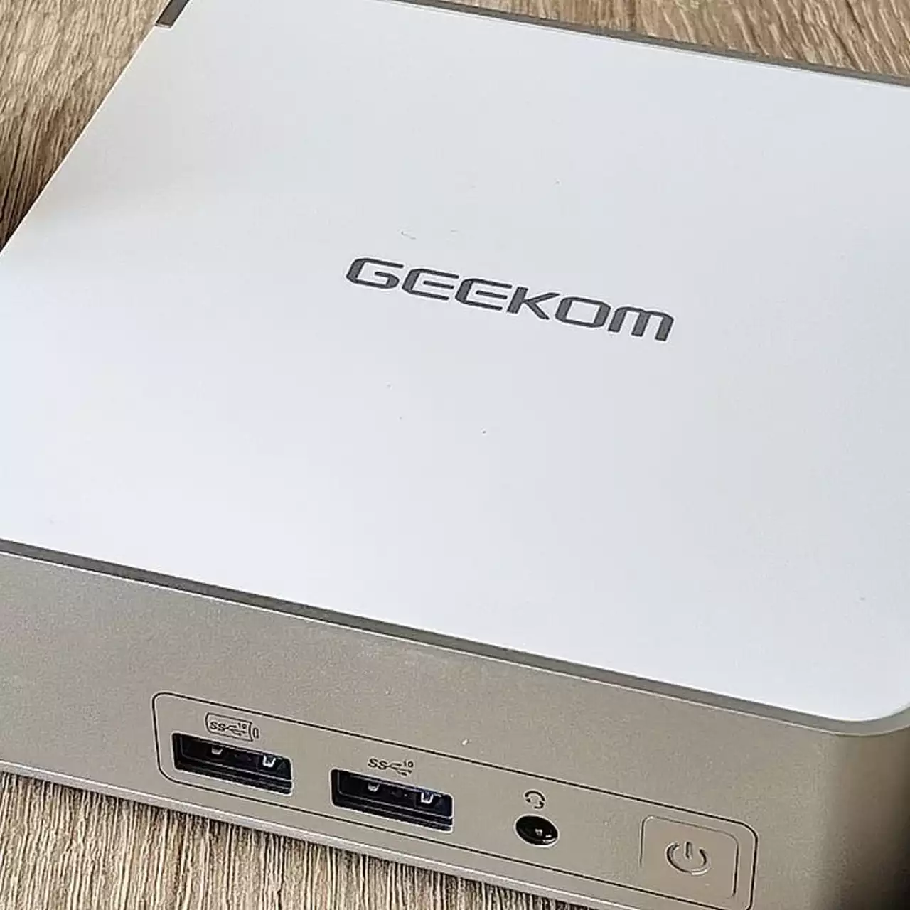 Geekom готовит к выпуску мини-ПК на Qualcomm Snapdragon X Elite Geekom готовит к выпуску мини-ПК на Qualcomm Snapdragon X Elite
