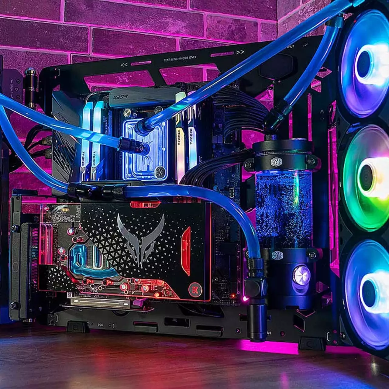 Cooler Master представила модульные корпуса для ПК MasterFrame