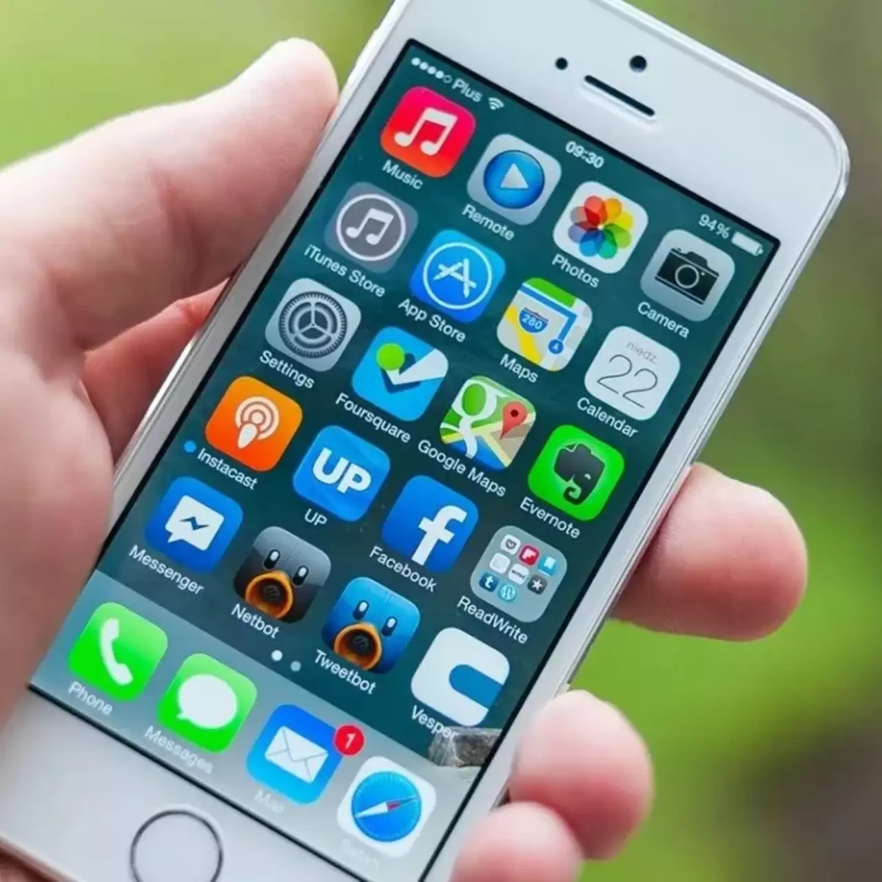 Согласно опросу, более половины россиян покупали iPhone в кредит Согласно опросу, более половины россиян покупали iPhone в кредит