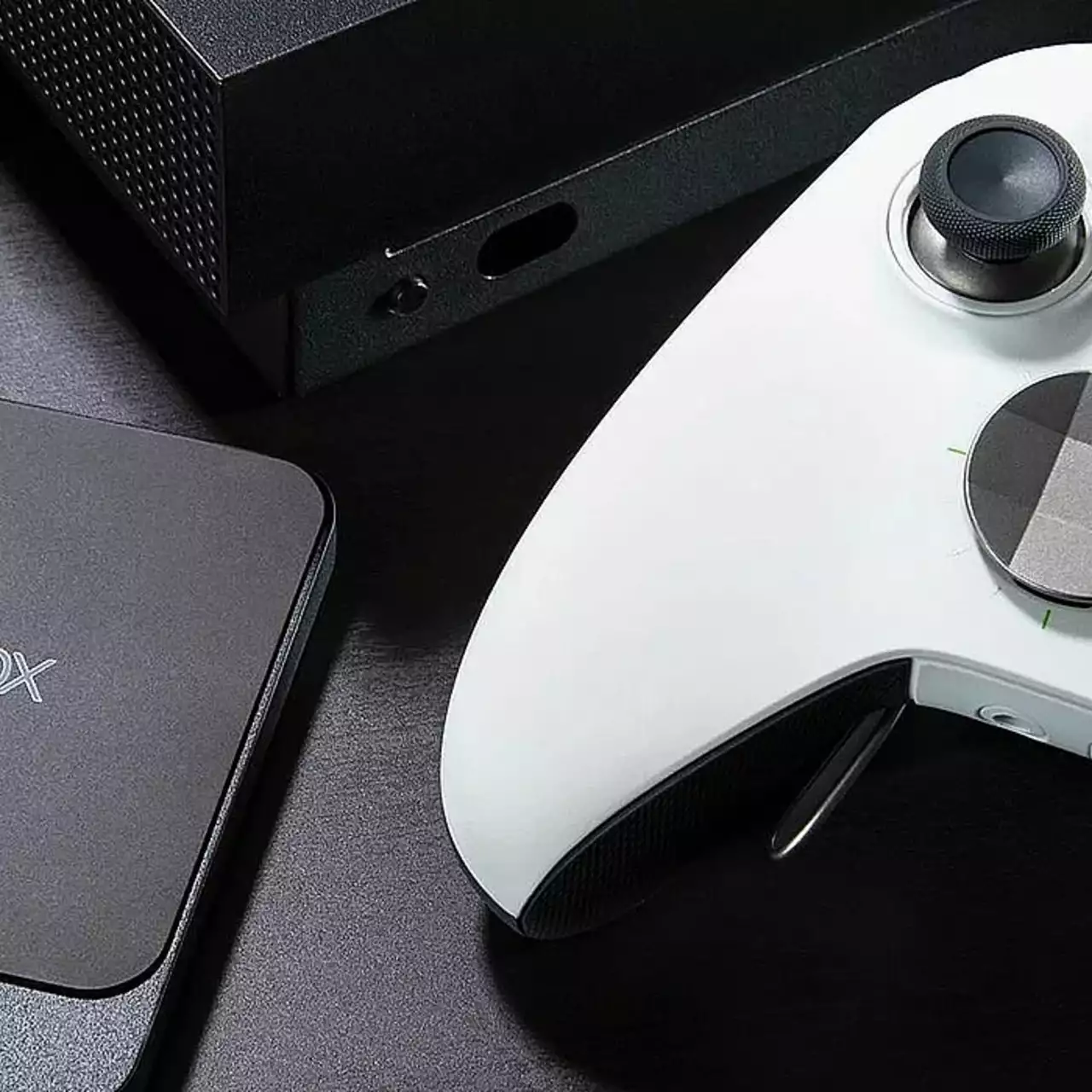 Сторонним производителям разрешат выпускать устройства под брендом Xbox Сторонним производителям разрешат выпускать устройства под брендом Xbox