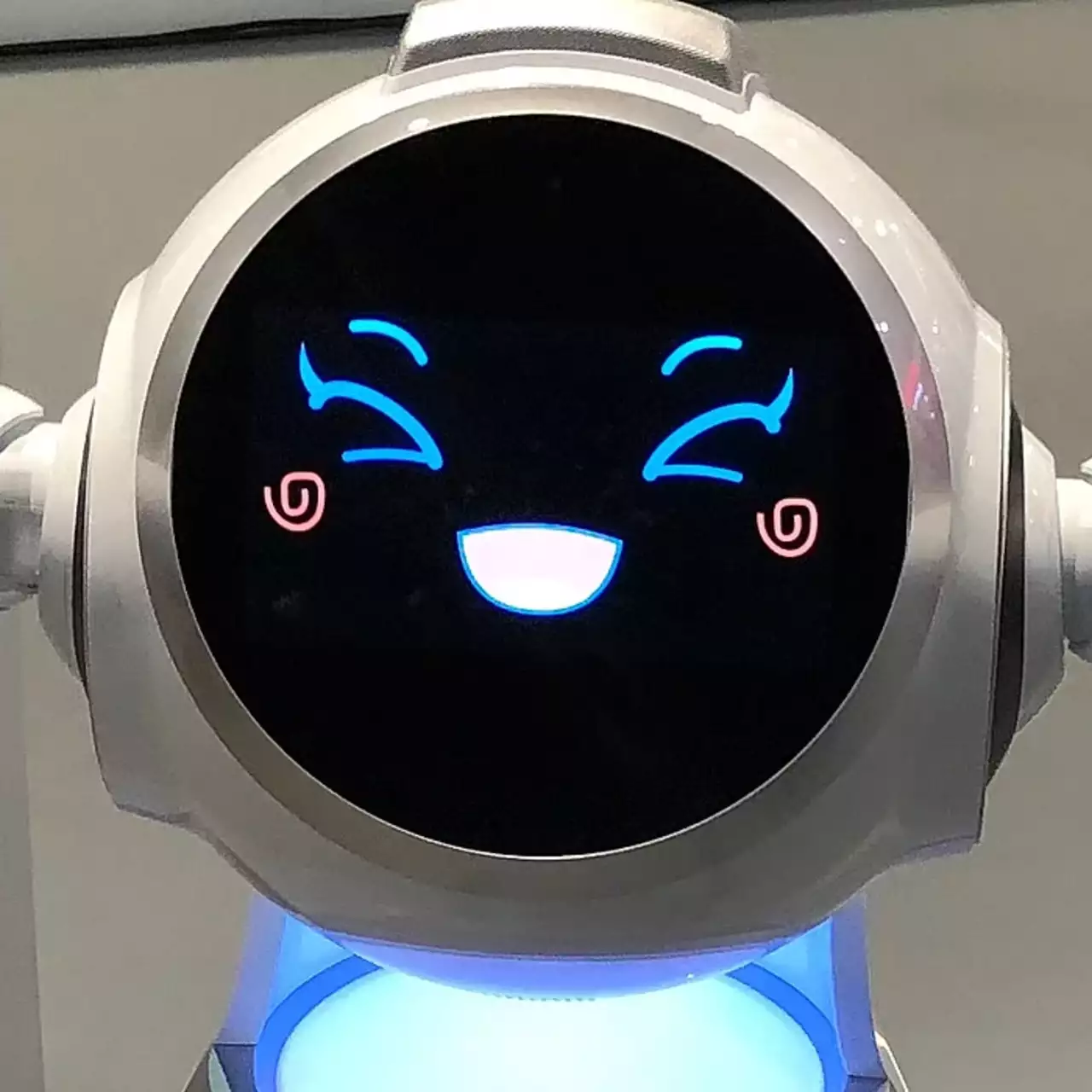 На CES 2025 представлены уникальные роботы для дома На CES 2025 представлены уникальные роботы для дома
