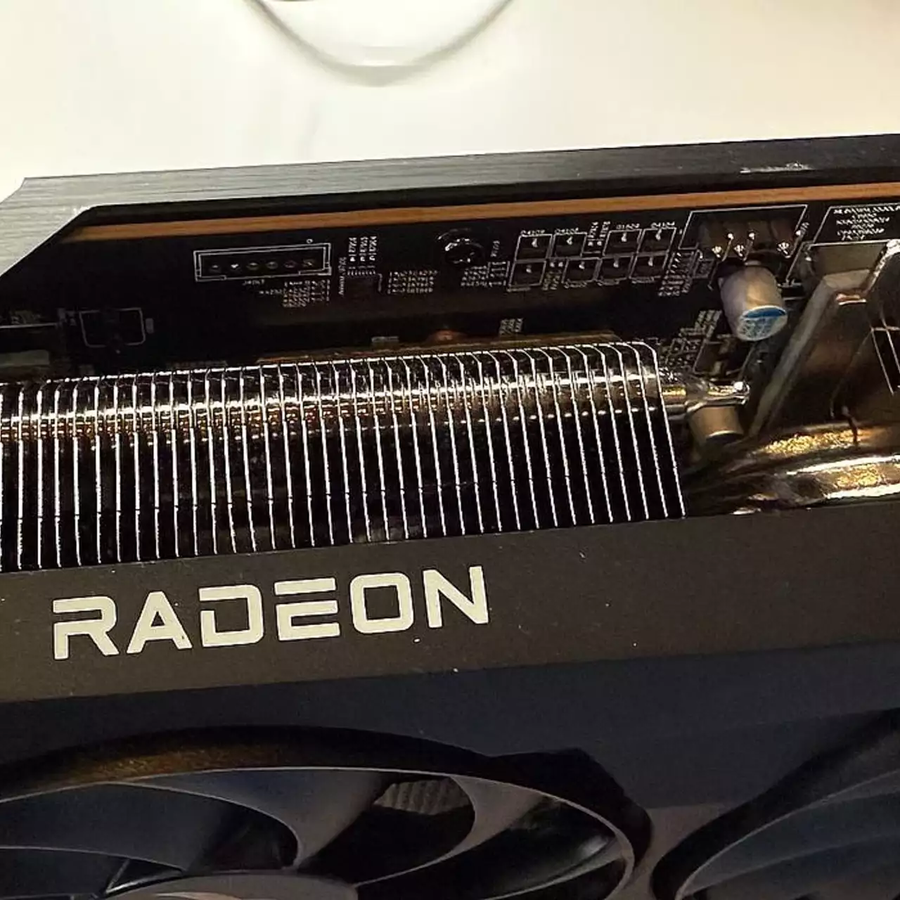 Видеокарты Radeon RX 9070 станут доступны для предзаказа 23 января Видеокарты Radeon RX 9070 станут доступны для предзаказа 23 января