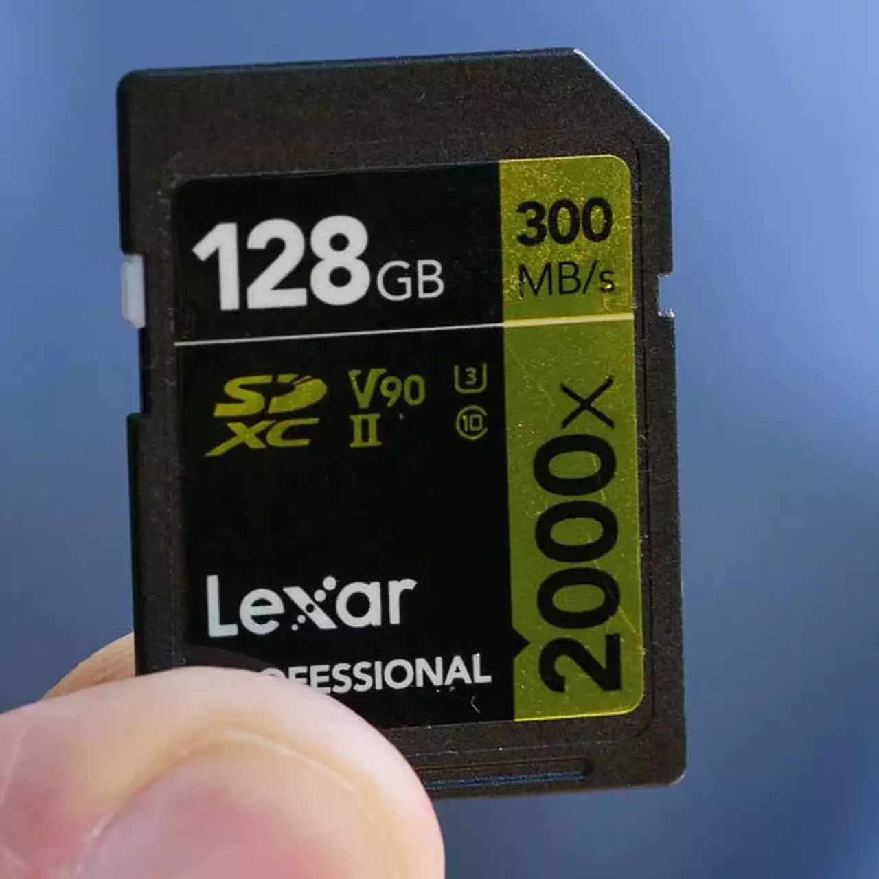 Lexar представила SD-карты Armor с металлическим корпусом Lexar представила SD-карты Armor с металлическим корпусом