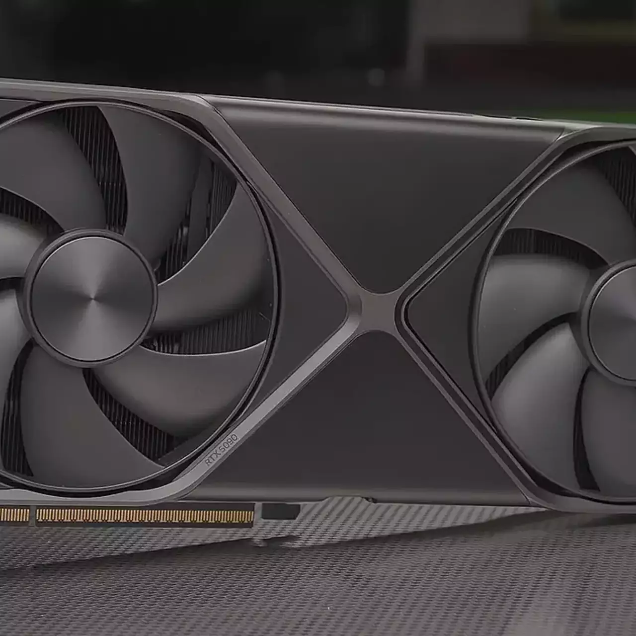 NVIDIA гарантирует безопасность RTX 5090, новые разъемы не будут плавиться как на RTX 4090 NVIDIA гарантирует безопасность RTX 5090, новые разъемы не будут плавиться как на RTX 4090