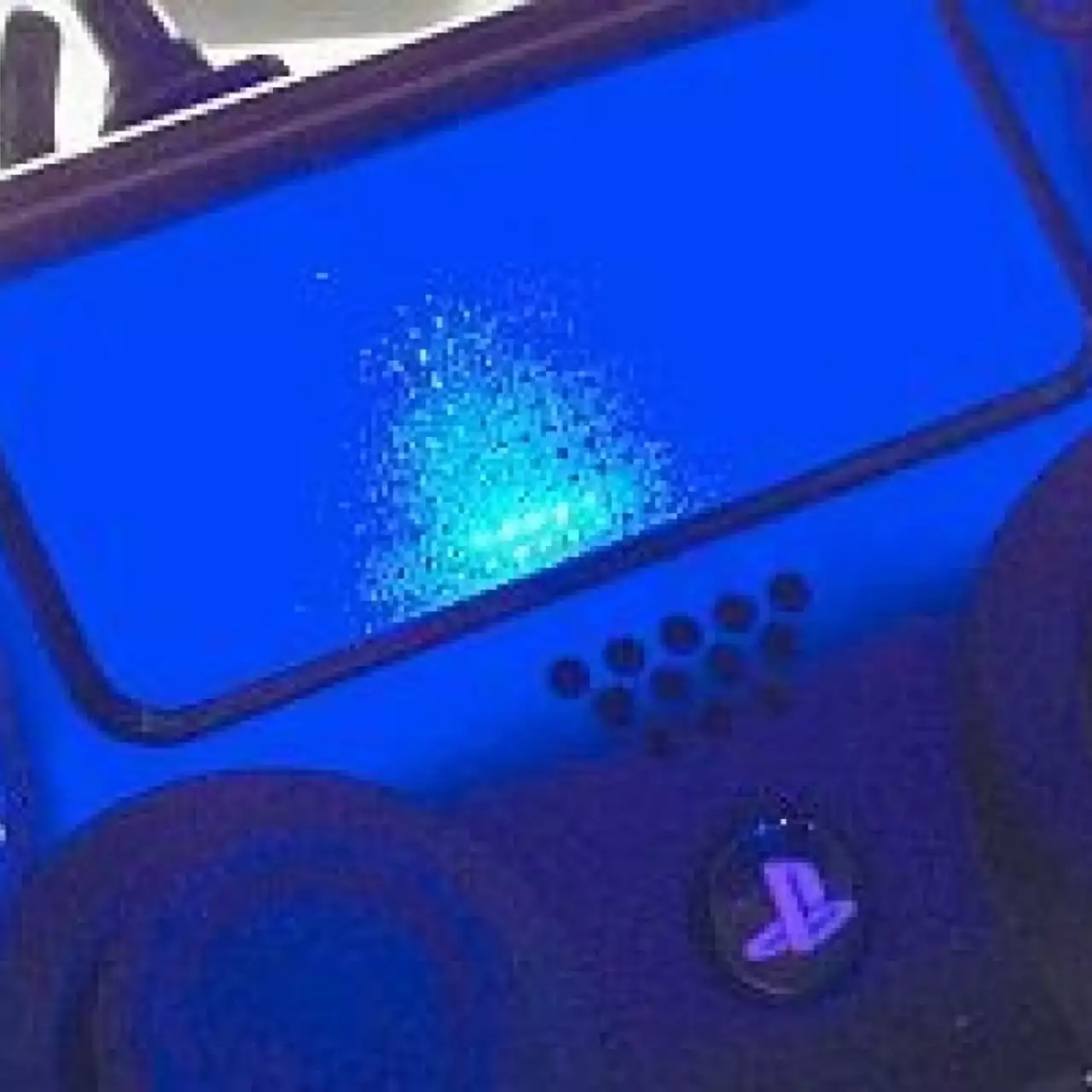 Состояние подсветки у контроллера DualShock 4 будет зависеть от разработчиков игр
