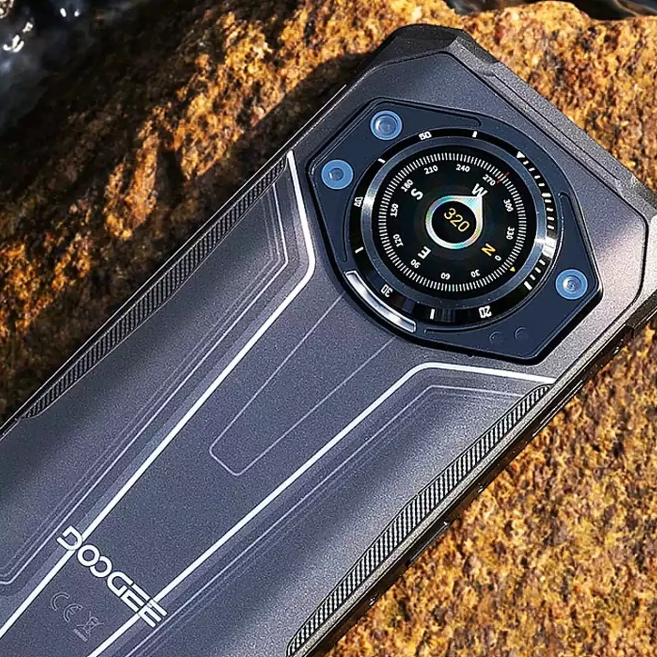 Представлен Doogee S119 — защищенный смартфон с экраном-часами и батареей на неделю