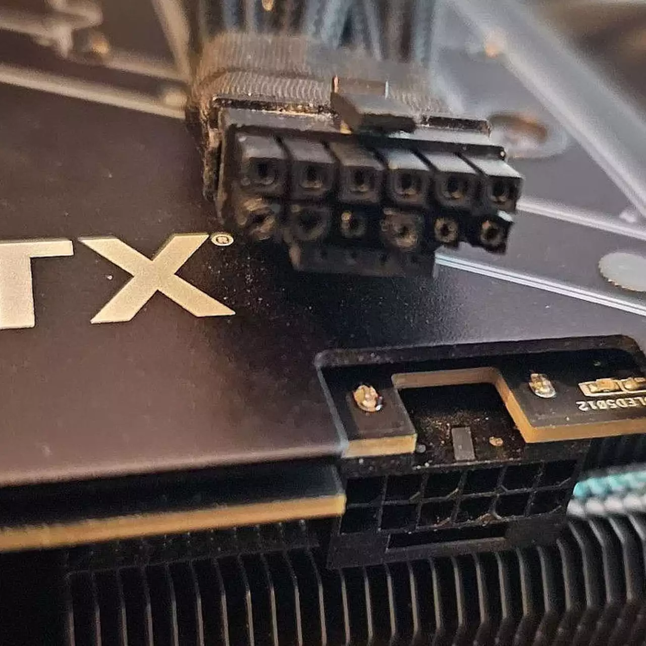 Новые проблемы NVIDIA: 16-контактные разъёмы плавятся даже на RTX 5080 Новые проблемы NVIDIA: 16-контактные разъёмы плавятся даже на RTX 5080