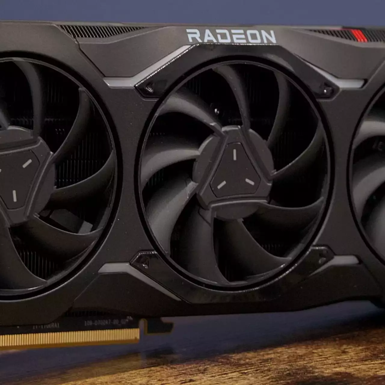 RX 7650 GRE превосходит RTX 4060 в играх, но только без RT
