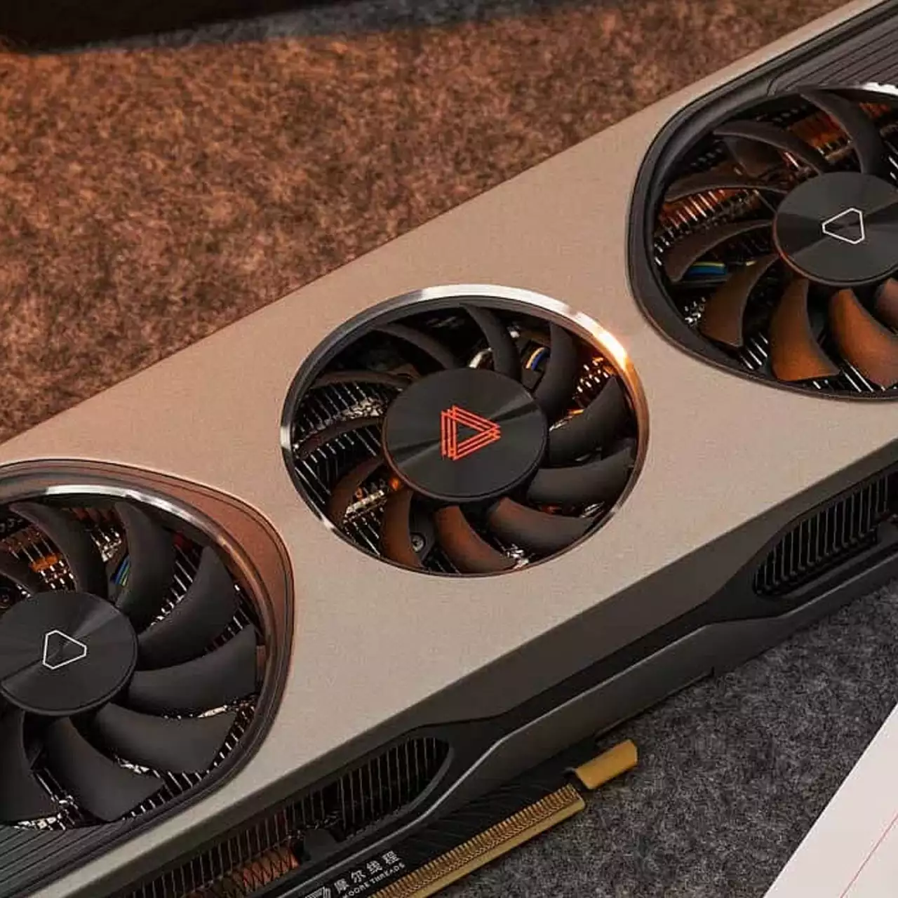 Китайские GPU наступают на пятки AMD и NVIDA