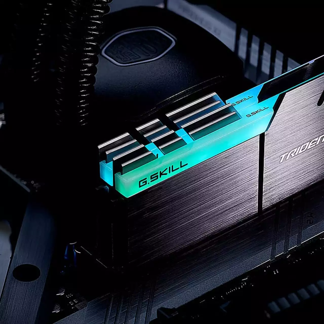 G.SKILL анонсировала DDR5 R-DIMM с 16-слойной платой и защитой от перепадов напряжения G.SKILL анонсировала DDR5 R-DIMM с 16-слойной платой и защитой от перепадов напряжения