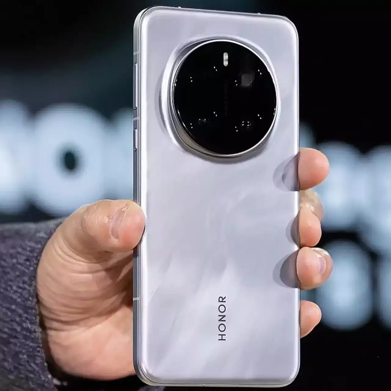 В России открылись предзаказы на новый флагман HONOR Magic 7 Pro В России открылись предзаказы на новый флагман HONOR Magic 7 Pro