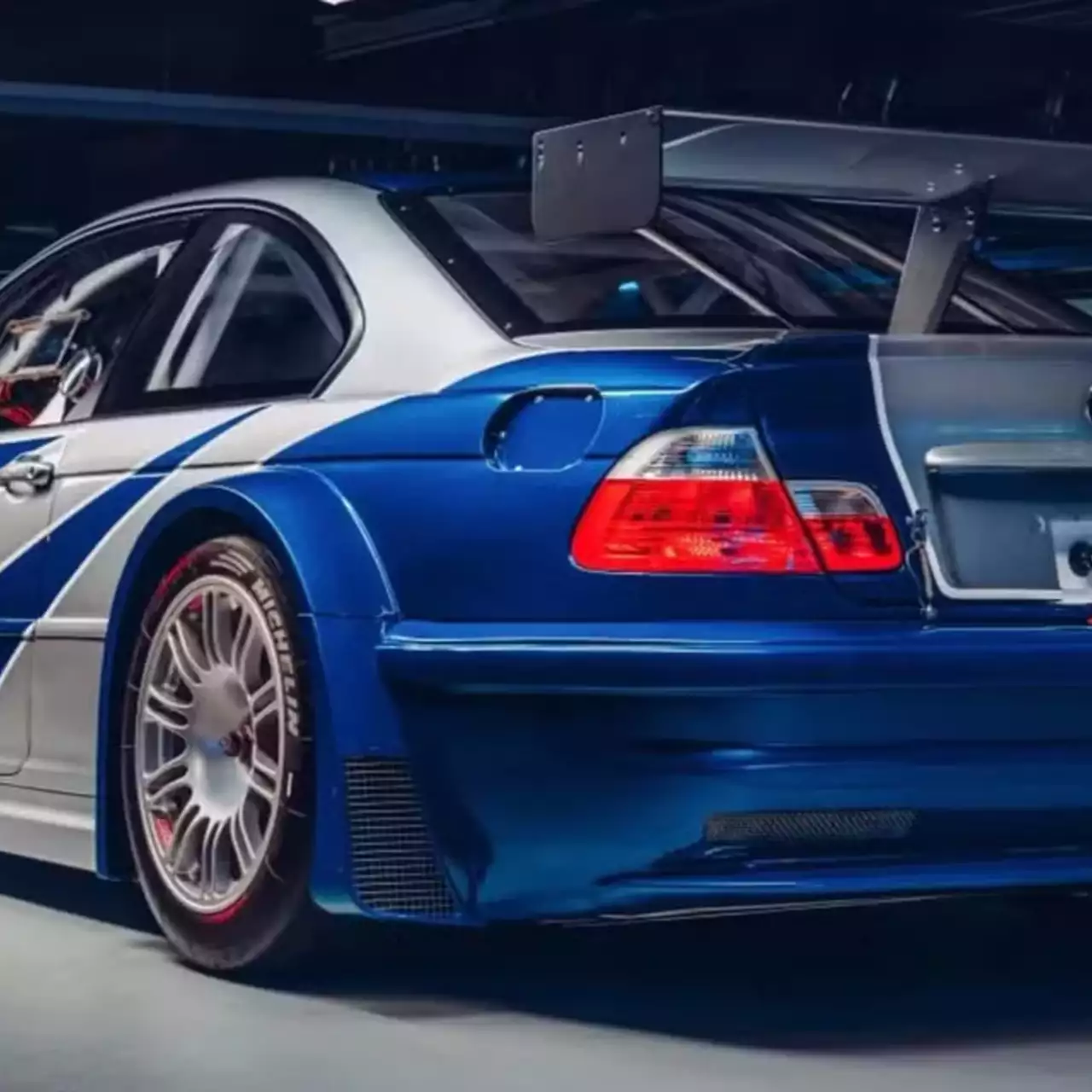 Фанат показал собственную коллекционку по NFS: Most Wanted с культовой BMW M3 GTR Фанат показал собственную коллекционку по NFS: Most Wanted с культовой BMW M3 GTR