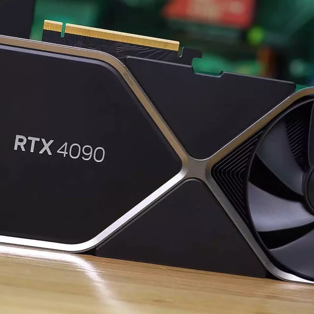 NVIDIA тестирует RTX 4090 с памятью вчетверо больше, чем у стандартной модели NVIDIA тестирует RTX 4090 с памятью вчетверо больше, чем у стандартной модели