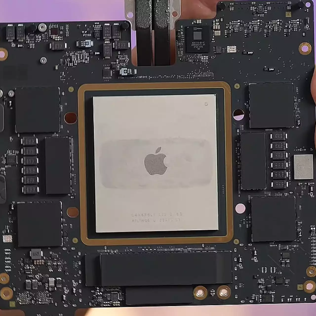 M3 Ultra vs x86: процессор Apple обгоняет флагманы AMD и Intel на 30% M3 Ultra vs x86: процессор Apple обгоняет флагманы AMD и Intel на 30%