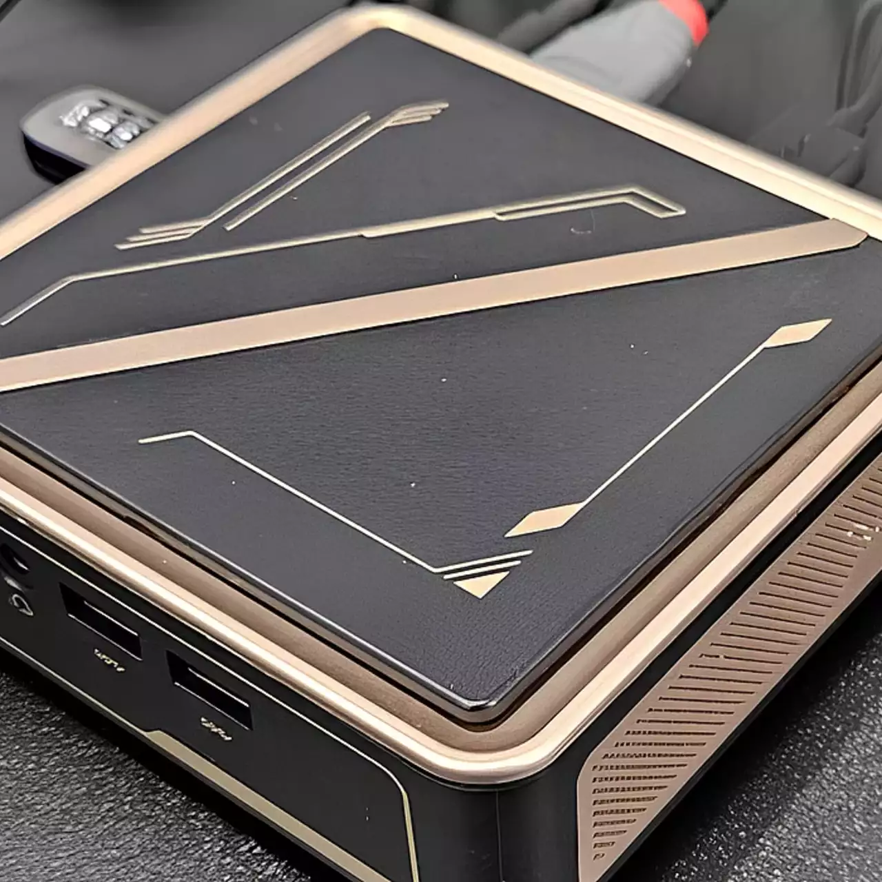 Sapphire выпустит мини-PC с AMD Ryzen AI и возможностью апгрейда «на лету»