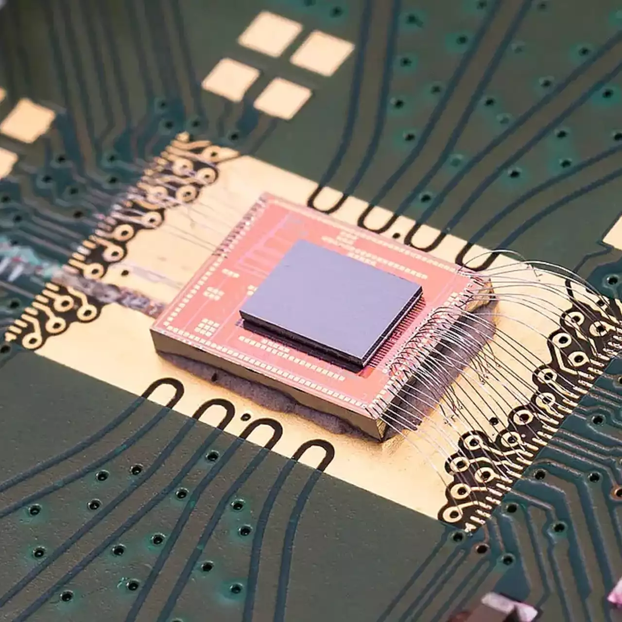 Китайские ученые представили RISC-V процессор, в котором нет кремния Китайские ученые представили RISC-V процессор, в котором нет кремния