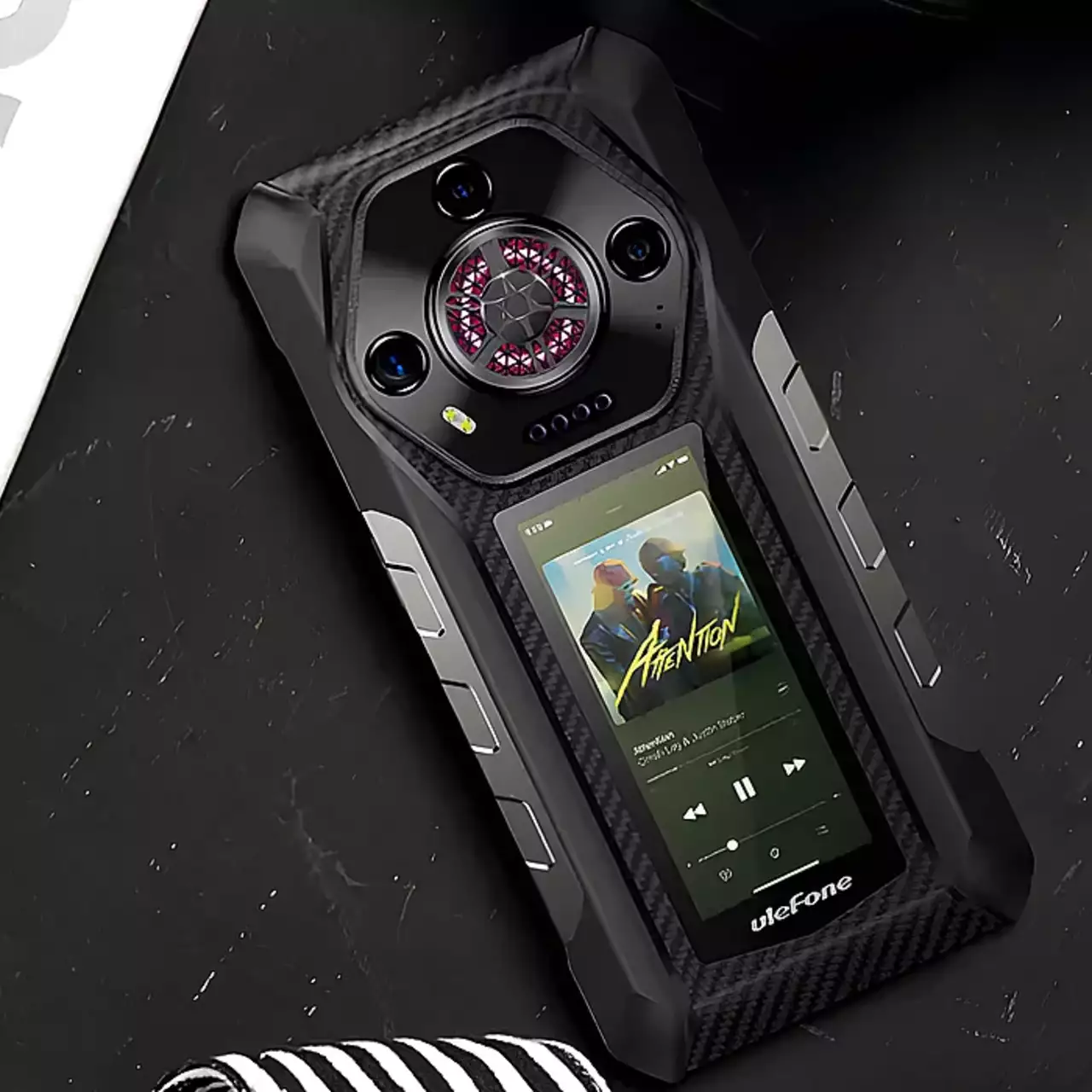 Ulefone выпустила смартфон с двумя дисплеями и батареей на месяц Ulefone выпустила смартфон с двумя дисплеями и батареей на месяц