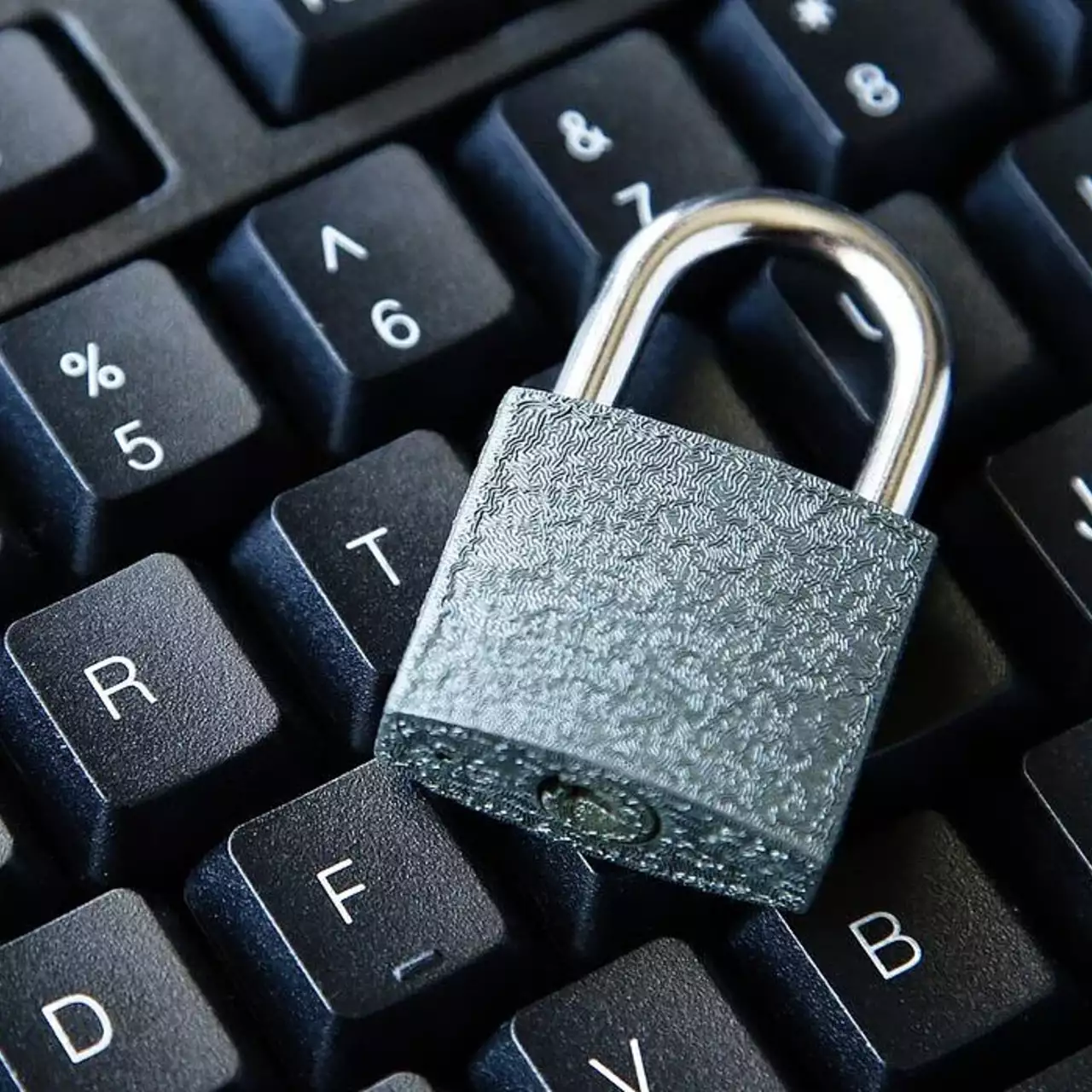 Иностранные хостинги под угрозой: РКН планирует блокировки Иностранные хостинги под угрозой: РКН планирует блокировки