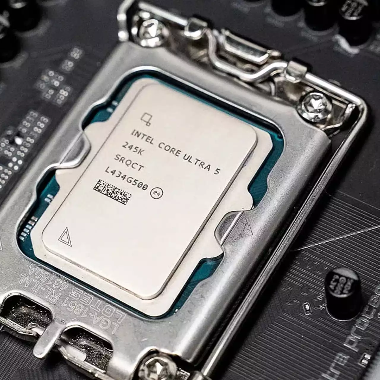 Новые процессоры Intel ограничивают максимальную скорость SSD — пользователи ищут обходные пути Новые процессоры Intel ограничивают максимальную скорость SSD — пользователи ищут обходные пути