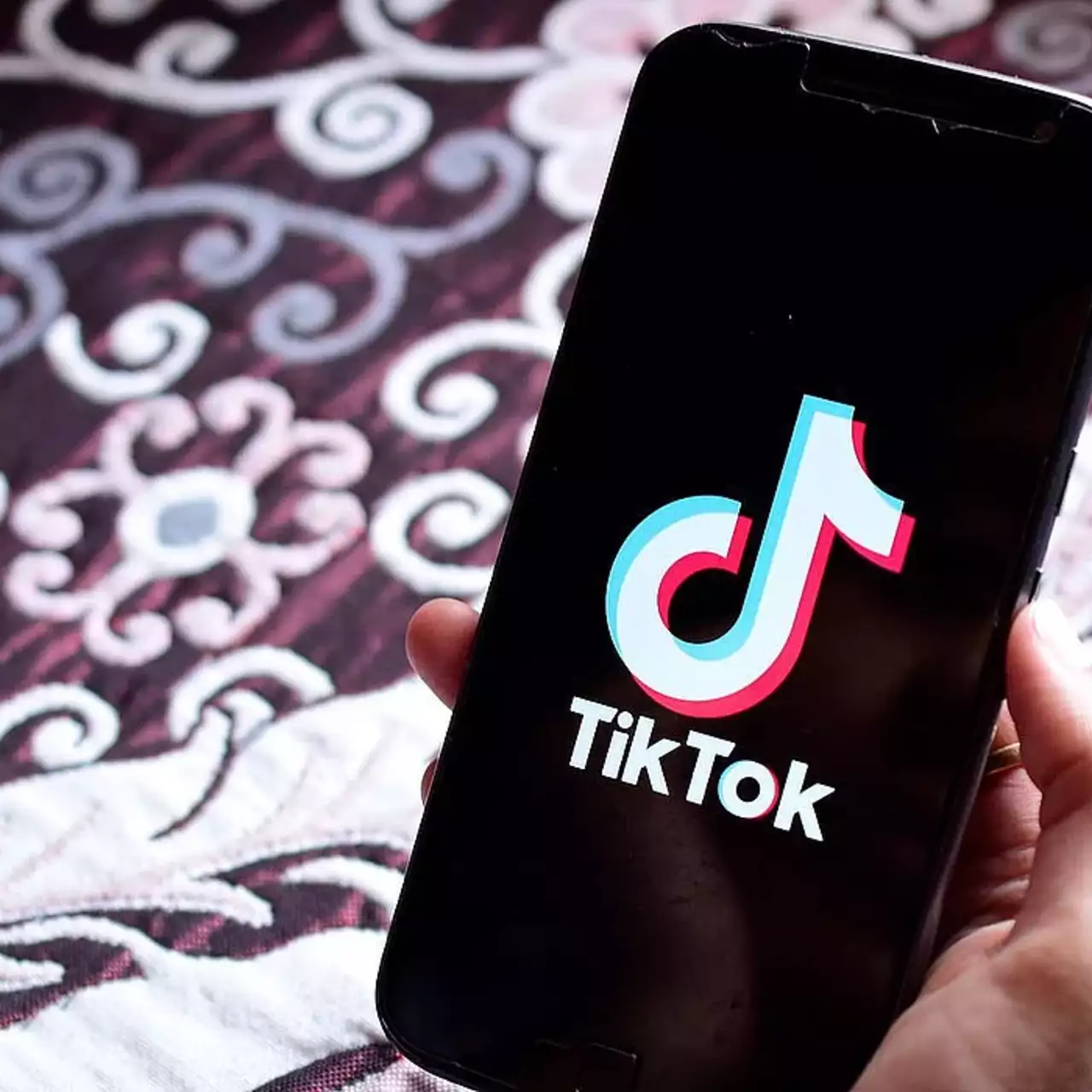 TikTok научился оживлять фото: в Stories появился инструмент для автоматической анимации TikTok научился оживлять фото: в Stories появился инструмент для автоматической анимации
