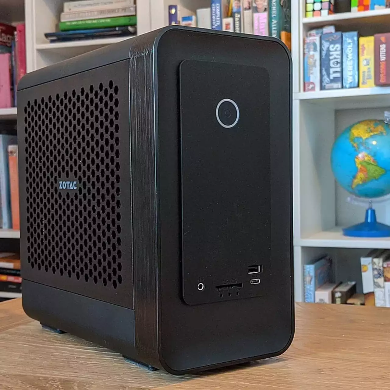 Топовая графика в мини-формате: ZOTAC анонсировала PC для геймеров и нейросетей Топовая графика в мини-формате: ZOTAC анонсировала PC для геймеров и нейросетей