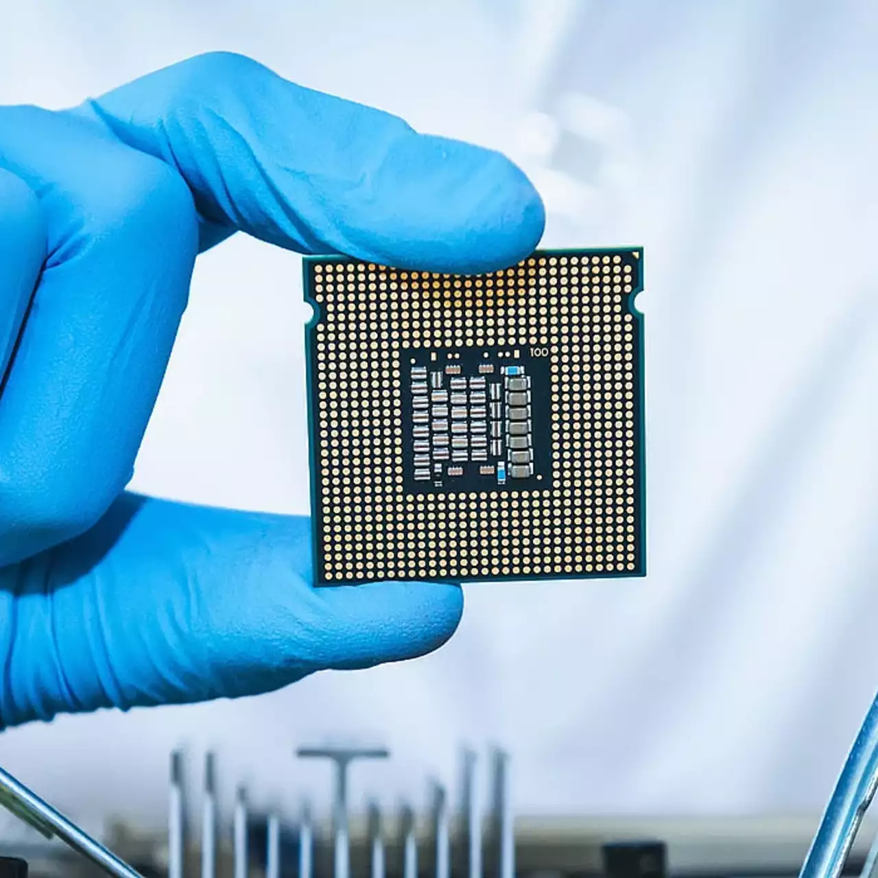 AMD приобрела стартап, который будет отвечать за развития кремниевой фотоники в будущих чипах AMD приобрела стартап, который будет отвечать за развития кремниевой фотоники в будущих чипах