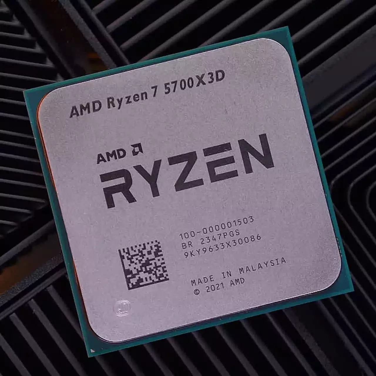 AMD снимает с производства Ryzen 7 5700X3D — последний 3D V-Cache процессор для AM4 AMD снимает с производства Ryzen 7 5700X3D — последний 3D V-Cache процессор для AM4