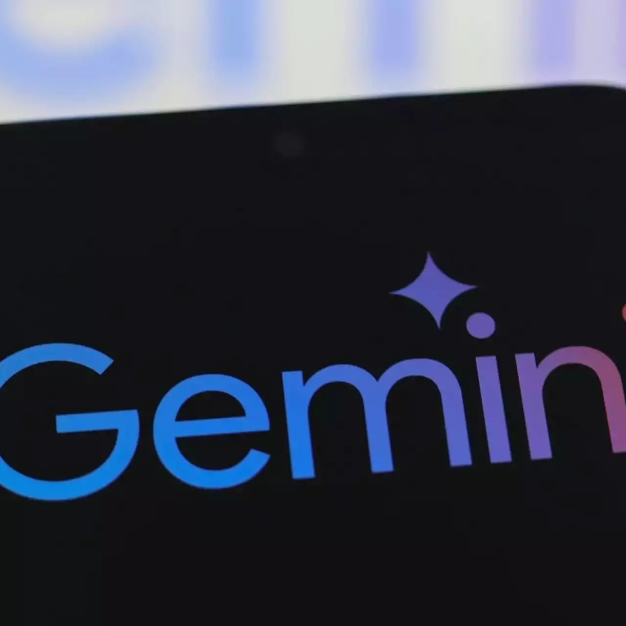 Нейросеть Google Gemini заработала в России