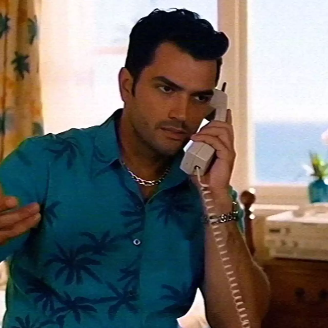GTA Vice City получила фанатский трейлер в духе олдскульных фильмов на VHS-кассетах