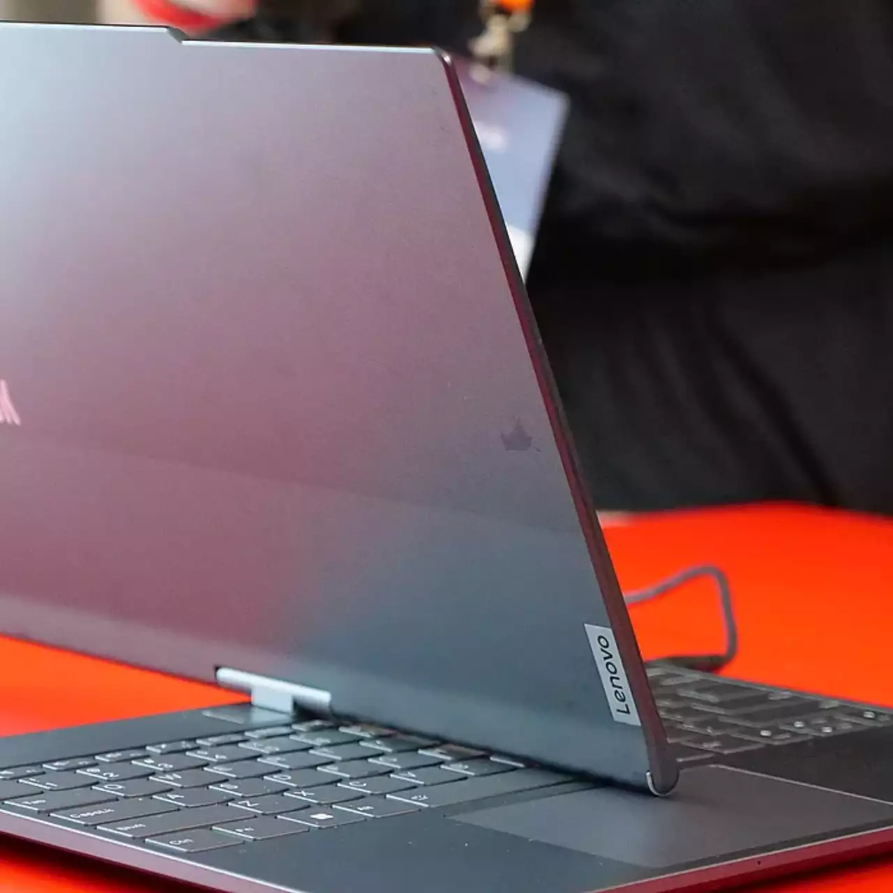 Lenovo лидирует на рынке PC с рекордной долей благодаря ИИ-устройствам