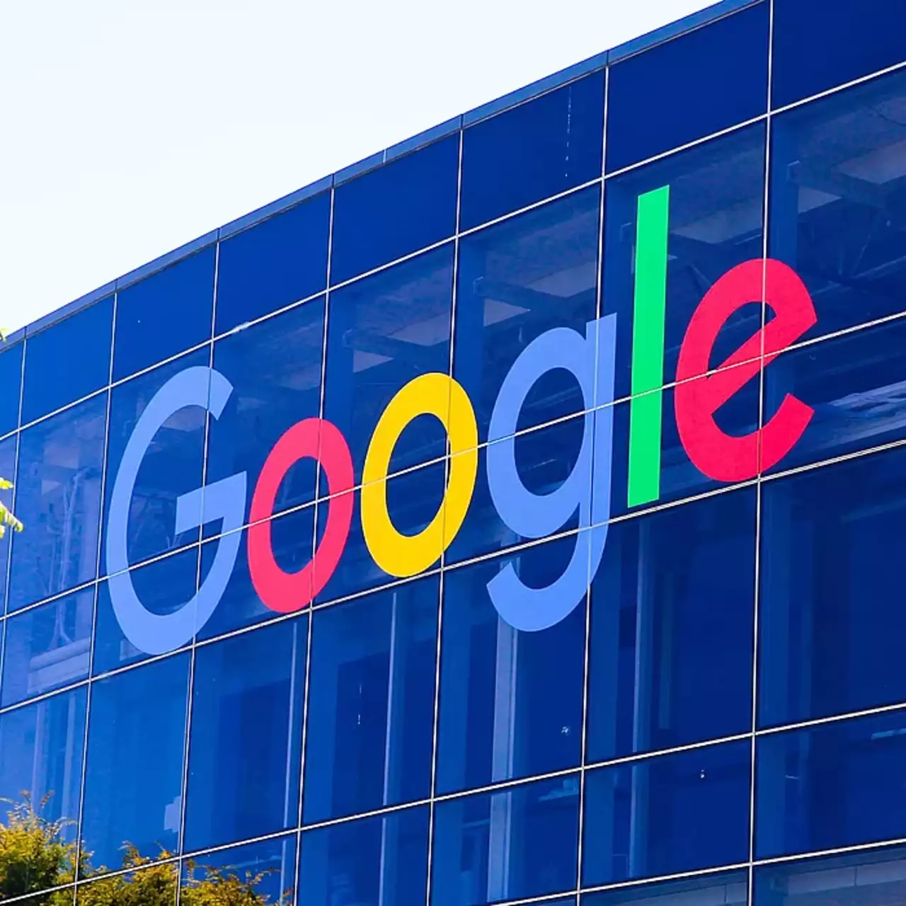 Google избежала продажи Chrome в антимонопольном деле, но теперь должна делиться данными с другими компаниями Google избежала продажи Chrome в антимонопольном деле, но теперь должна делиться данными с другими компаниями
