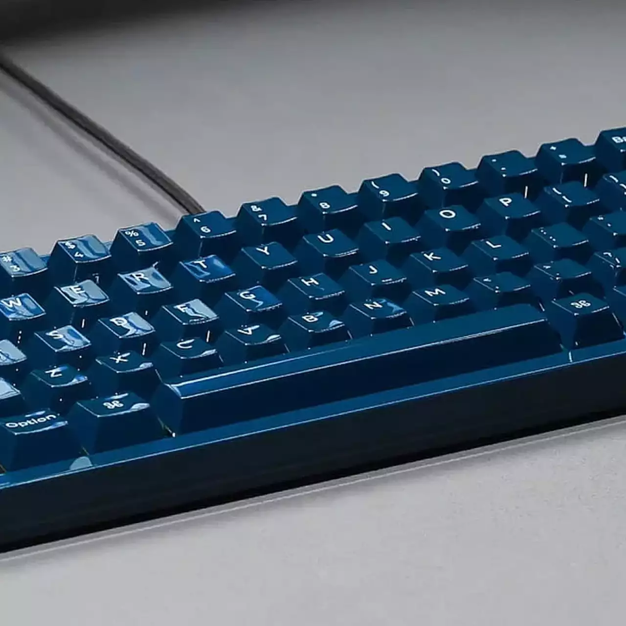 Keychron анонсировала уникальную керамическую клавиатуру