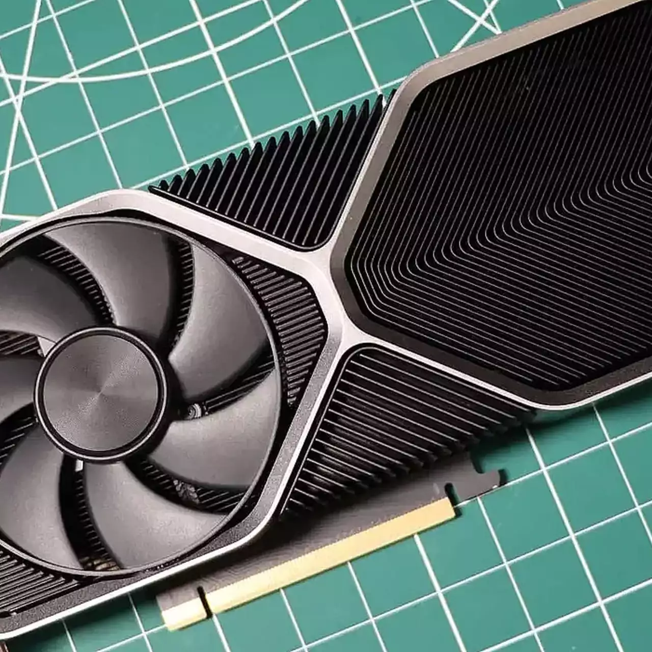 Цены на видеокарты NVIDIA GeForce RTX 5070 и RTX 5060 упали до рекомендованных, но пока только в США