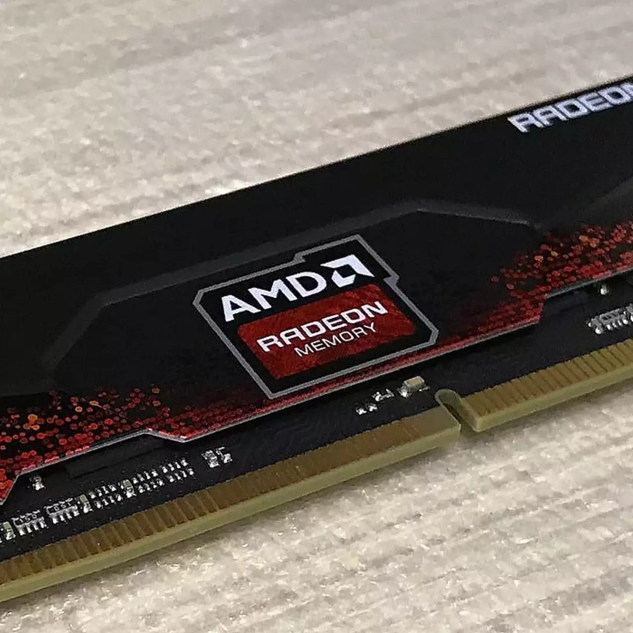 AMD предложила способ удвоения скорости DDR5