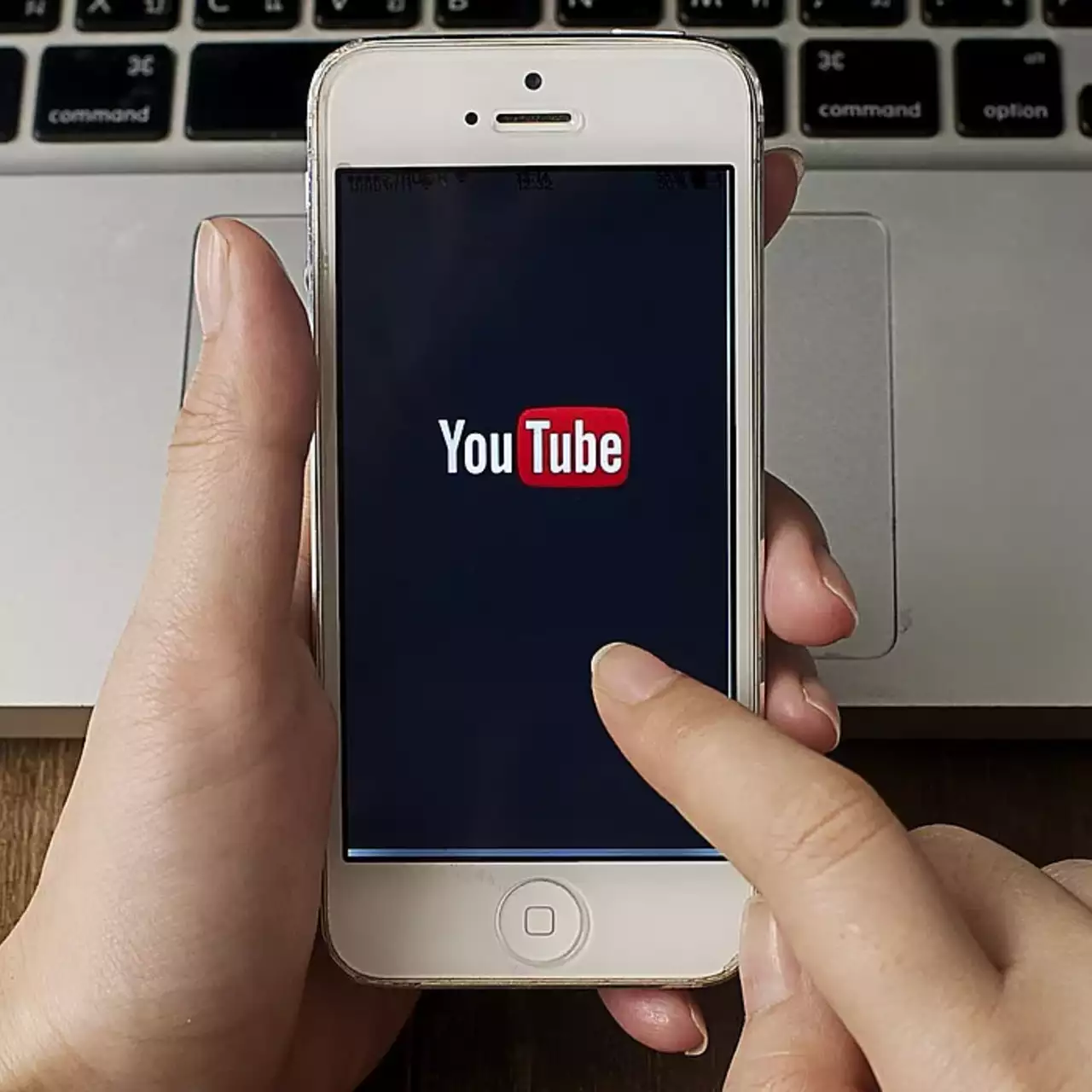 Плеер YouTube преобразится, а ИИ научится двигать губами Плеер YouTube преобразится, а ИИ научится двигать губами