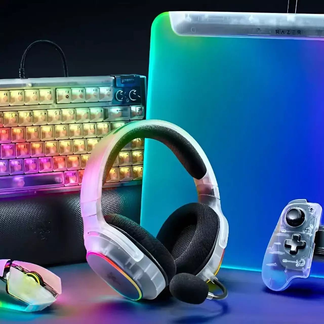 Razer выпустила серию игровых девайсов в полупрозрачном белом корпусе