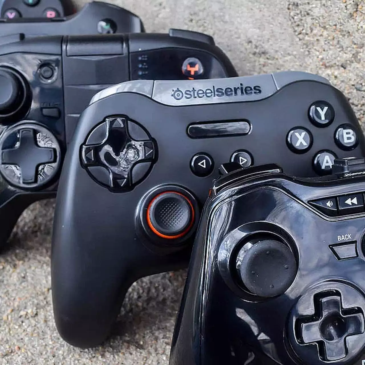 Эксперты PCGamesN назвали лучшие контроллеры для PC