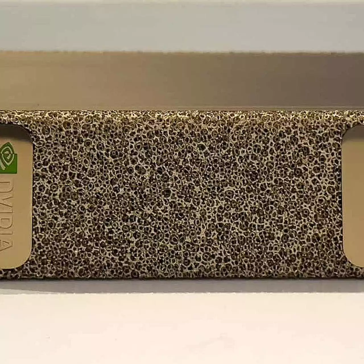 ИИ-станции NVIDIA DGX Spark тянет Cyberpunk 2077, но с оговорками