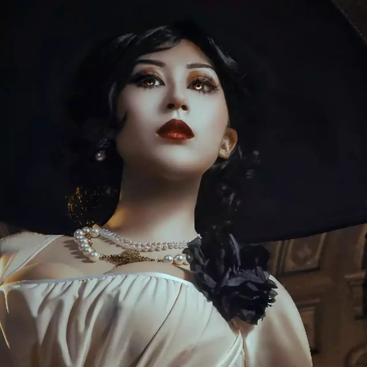 Косплеерша показала реальную Леди Димитреску из Resident Evil Village