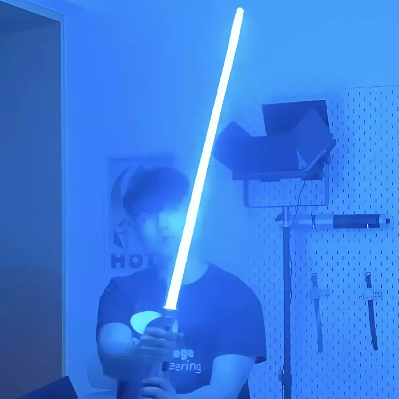 Мечта джедая стала реальностью: представлен первый в мире полностью выдвижной световой меч