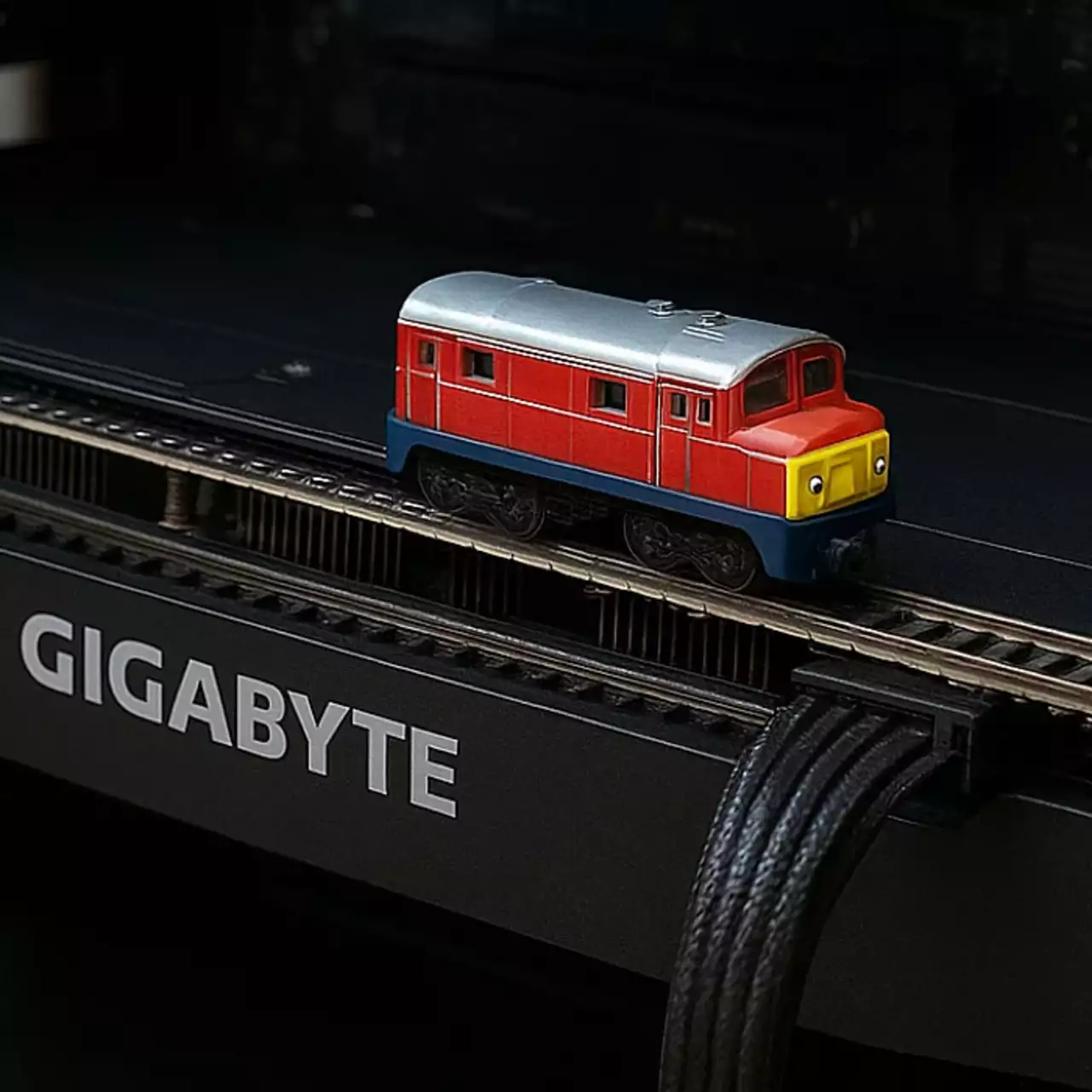 Пользователь Reddit запустил поезд на своей видеокарте