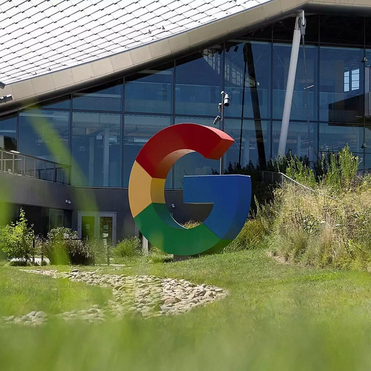 Google SIMA 2: новый ИИ-агент умеет самостоятельно проходить видеоигры