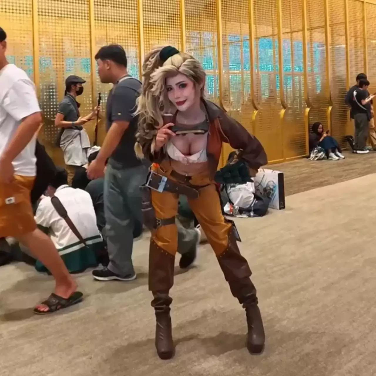 Собрали самые яркие впечатления с выставки gamescom asia — как выглядит Бангкок, стенды новых игр и немного косплея